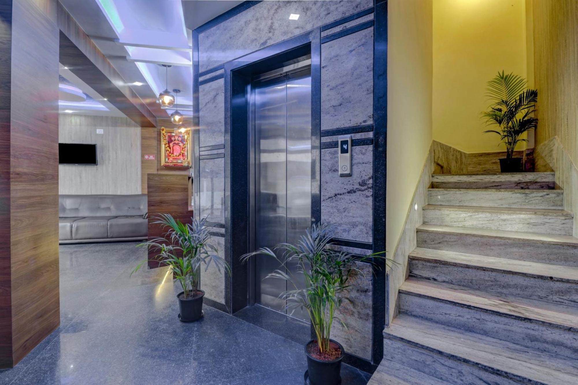 Collection O Karthika Residency Hotel Бангалор Екстериор снимка
